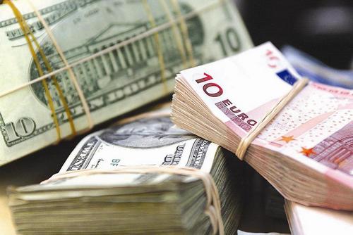Арбузов: Сомнительные эксперименты на валютном рынке дорого обошлись экономике