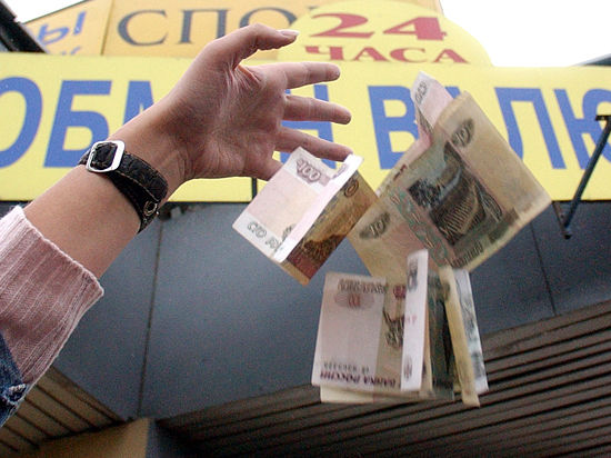 Эксперт: Девальвация рубля стала выгодна украинцам