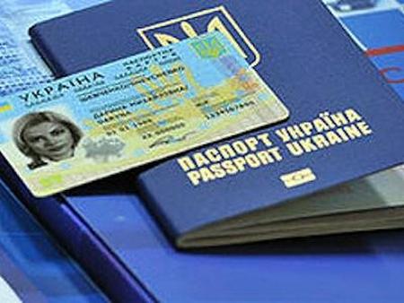 Чорновил: Биометрические паспорта в 2015 году введены не будут