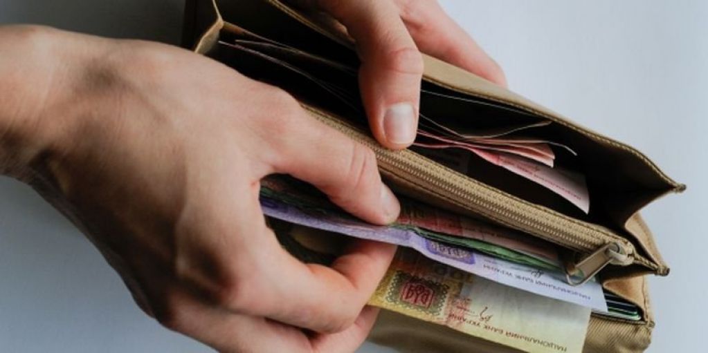 Правительство начинает борьбу с пенсионным туризмом жителей Донбасса