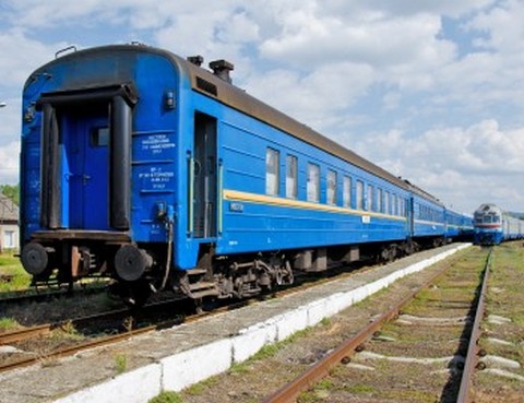 Укрзализныця никуда не спешит: некоторые поезда идут со скоростью 35 км/ч