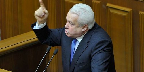 Нардеп Владимир Олийнык решил подзаработать на диктаторских законах