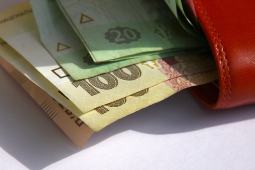 Пенсионный фонд утвердил среднюю зарплату в Украине