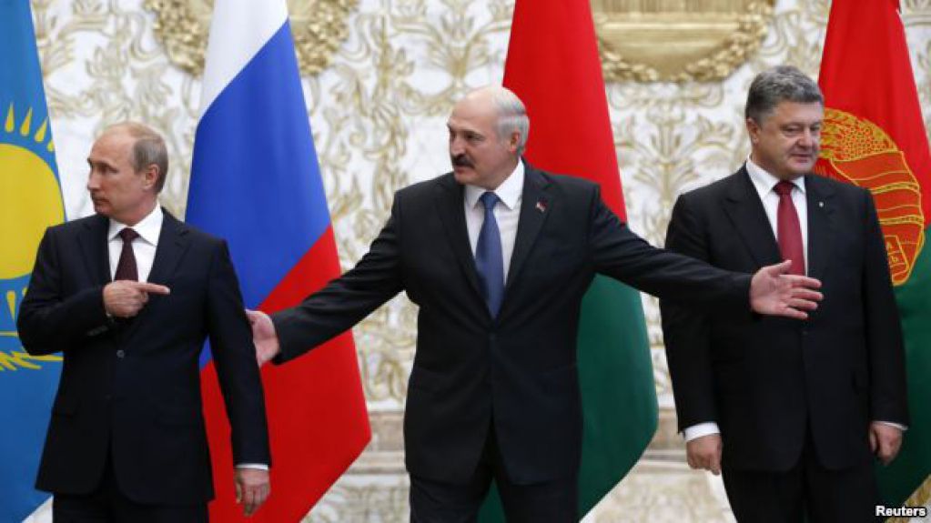 Меж двух «братьев»