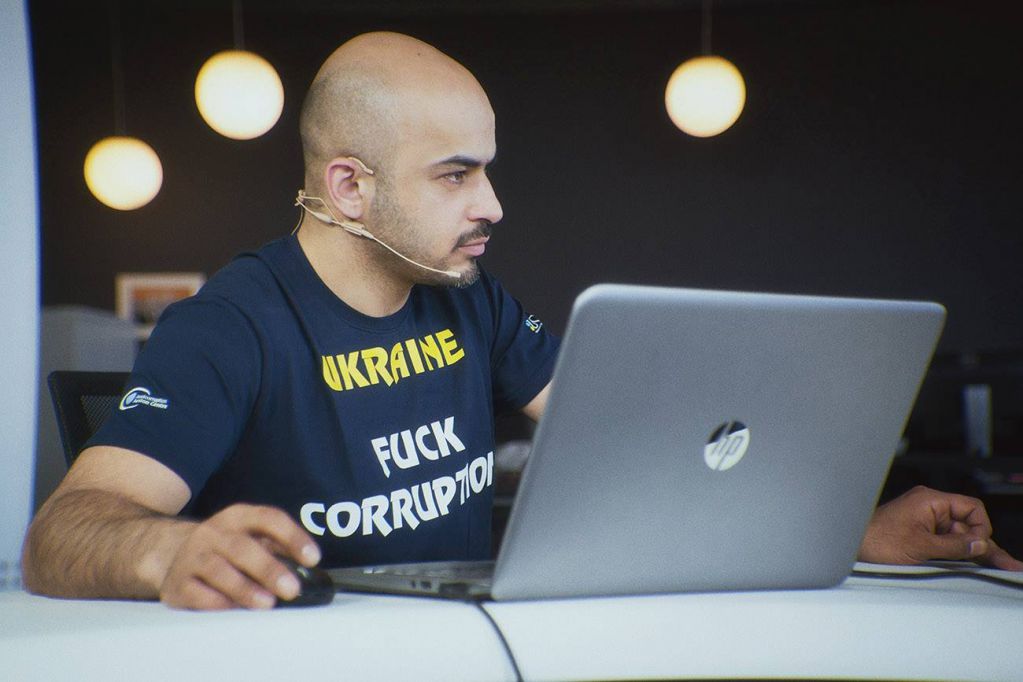 Что говорит экономика о правильной зарплате Мустафы Найема