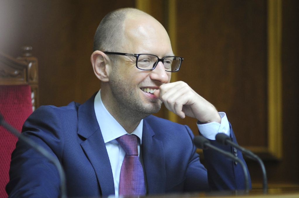 Долгий путь к коалиции: Яценюк тянет страну в экономическую пропасть?