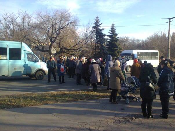 Голодающие женщины Донбасса выдвинули боевикам ультиматум