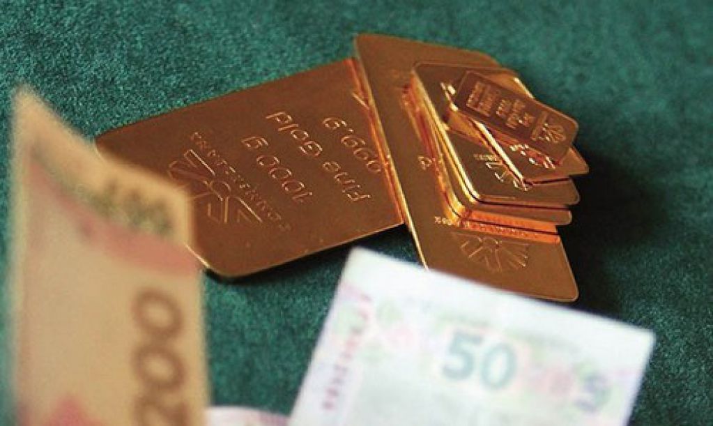 НБУ распродал треть золотых запасов себе в убыток
