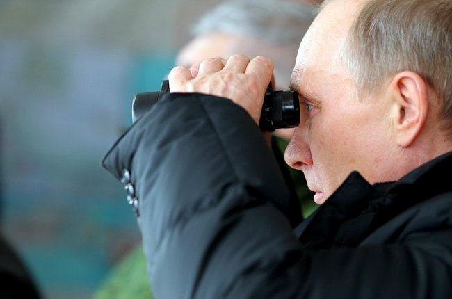 Политолог рассказал, каким образом Путин шантажирует Европу и США