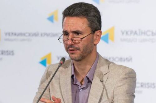Политолог: Непонятно, на каком основании в ЕС обсуждают конституционное устройство Украины