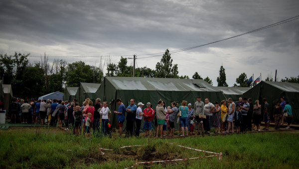 Беженцы бегут от российского гостеприимства в Мариуполь