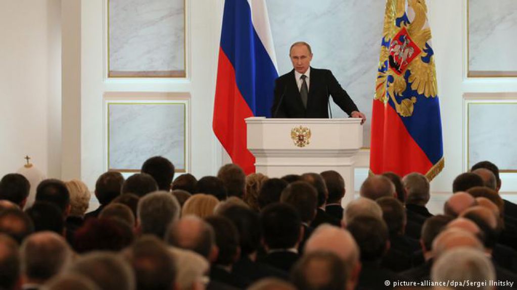 DW: Путин залил старое вино в новые мехи