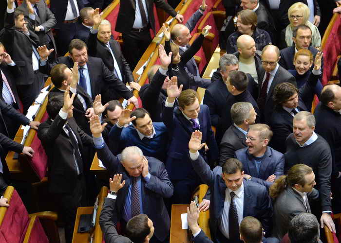 Первую сессию парламента хотят закончить 16 января 