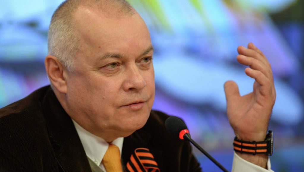 Пропагандист Киселев когда-то наряжался в украинскую символику... ФОТО