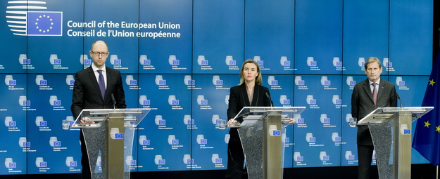 Без любви и с расчетом: Украина теряет кредит доверия ЕС
