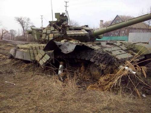 Под Мариуполем уничтожен танк и восемь российских спецов. ФОТО