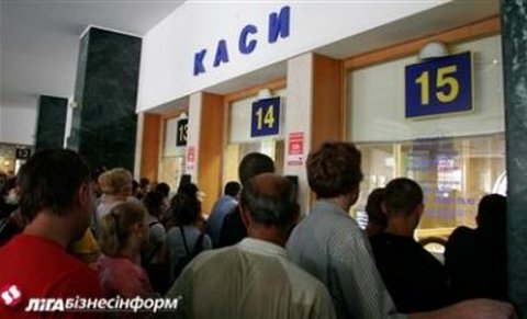 Крымчане штурмуют кассы, пытаясь сдать билеты на отмененные поезда