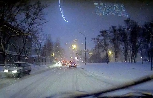 В Одессе и Николаеве шел снег и сверкали... молнии. ФОТО, ВИДЕО
