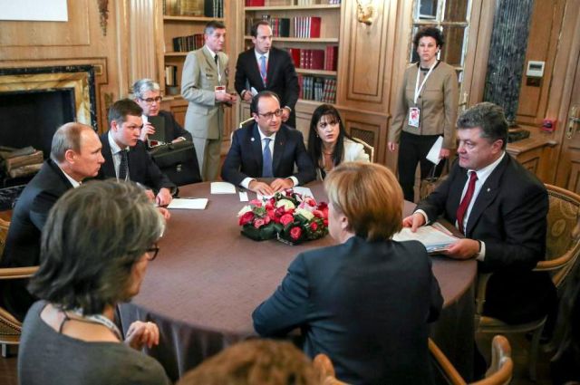 Политолог: Европа хочет убедить Порошенко отказаться от Крыма
