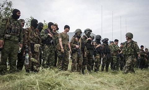 Для переброски на Донбасс в Крыму и под Ростовом-на-Дону подготовили более 3 тысяч боевиков 