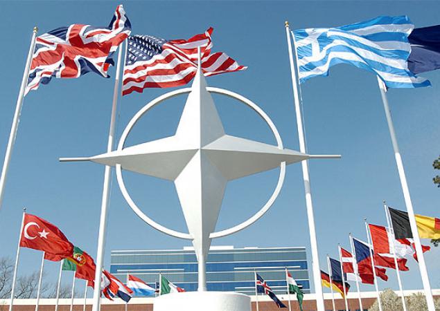 Die Welt: Без защиты НАТО немцы не продержались бы и пяти лет