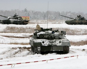Около Горловки выстроилась 3-километровая колонна танков