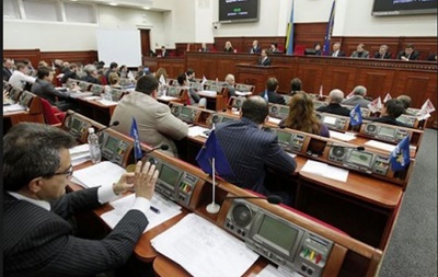 Депутатам Киевсовета запретили драться и употреблять нецензурные выражения