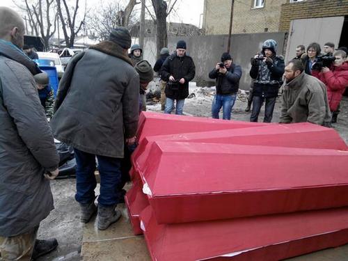 Главарь ДНР для картинки ПутинТВ передал силовикам 8 тел «киборгов». ФОТО