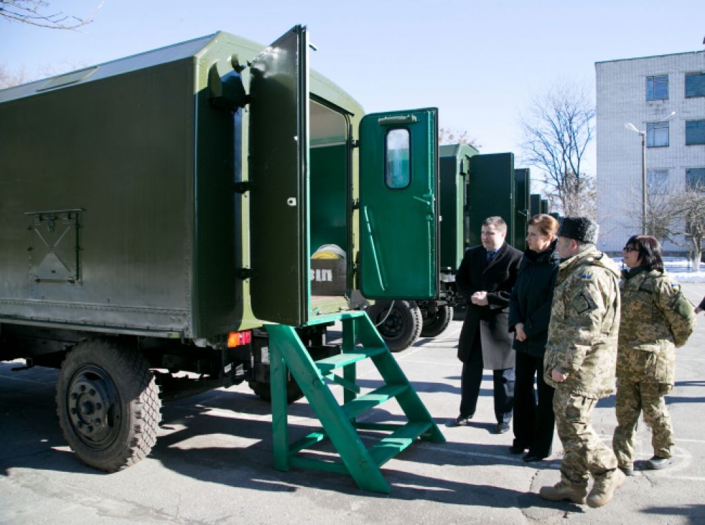 Первая леди Украины устроит на передовой в зоне АТО большую стирку. ФОТО