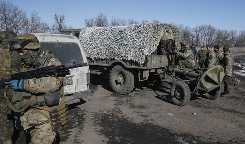 Боевики расстреливают украинцев, выходящих из Дебальцево 