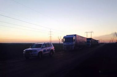 Гуманитарный груз от штаба Ахметова и от ООН не пускают в Донецк