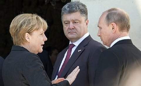 Порошенко, Путин, Меркель и Олланд по телефону координировали действия