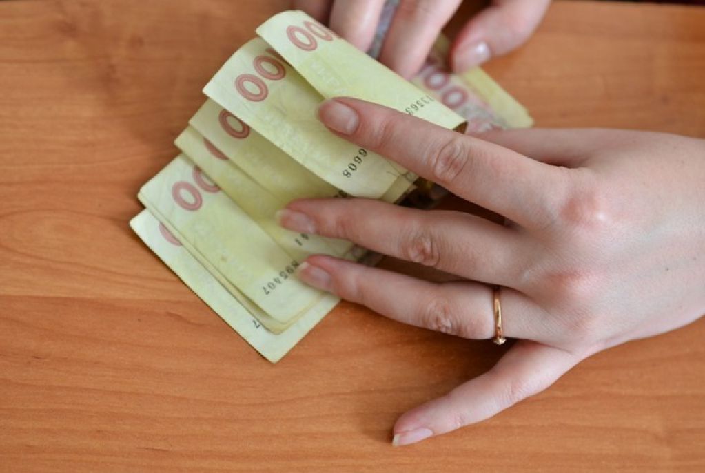 Почему не укрепляется гривна