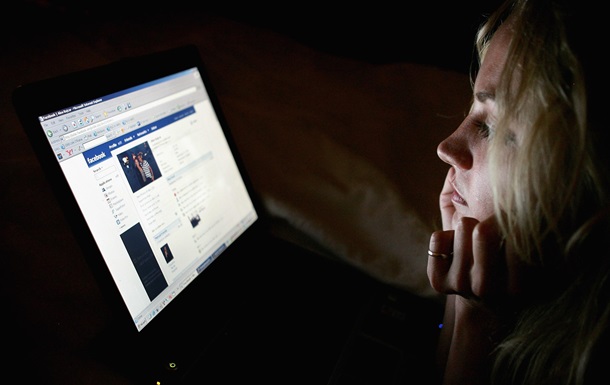 Facebook спасет от самоубийства 