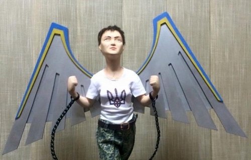 Статуэтка Савченко с крыльями едет в Европу. ФОТО