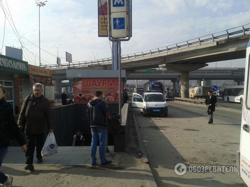 Возле метро в Киеве неизвестные взорвали гранату