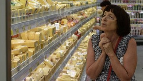 В Россию пришла бедность: граждане вынуждены жестко экономить на еде