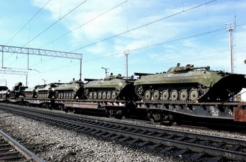 Россия перебрасывает в Украину оружие и вывозит уголь