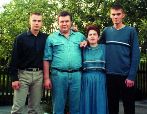 Александр Янукович рассказал, как погиб младший брат