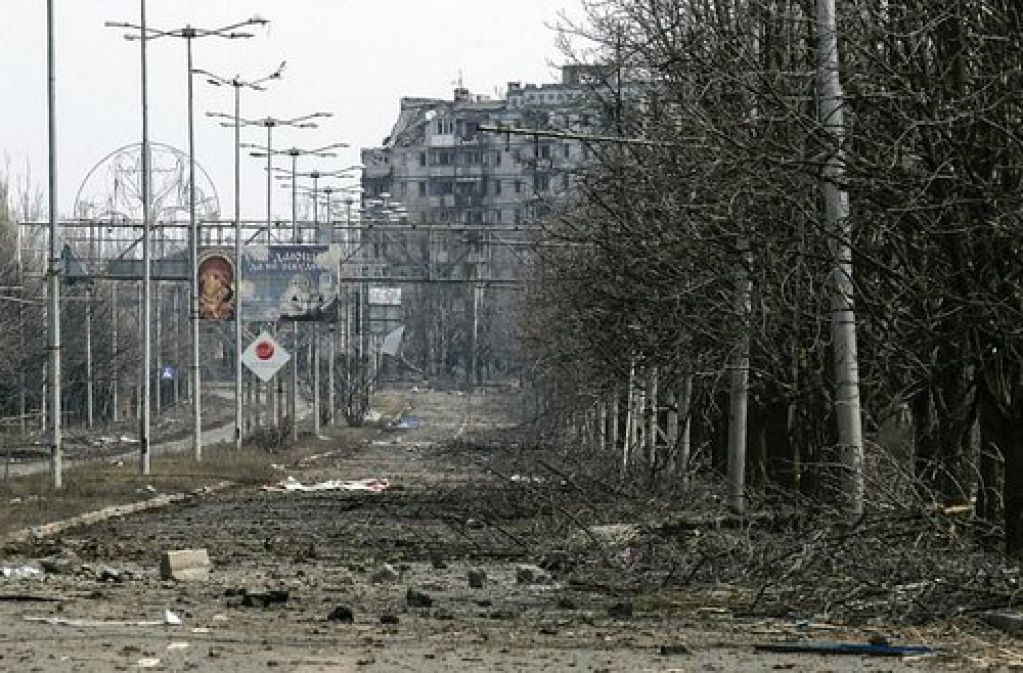 Жизнь в оккупации: разруха, автоматчики и цены в рублях. ФОТО