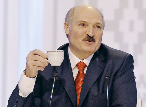 Лукашенко пытается прорвать международную изоляцию
