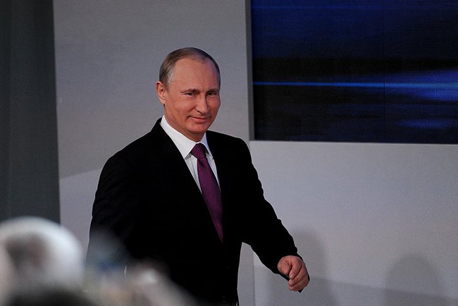 Bloomberg: Путин и его друзья показали декларации и просят россиян потерпеть  