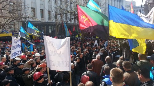 Шахтеры пригрозили парализовать движение в центре Киева 