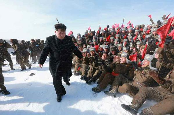 СМИ высмеивают новое ФОТО Ким Чен Ына 