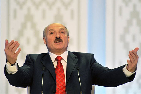 Лукашенко о ситуации в Украине: В сторону мы уходить не будем, это уже наша война