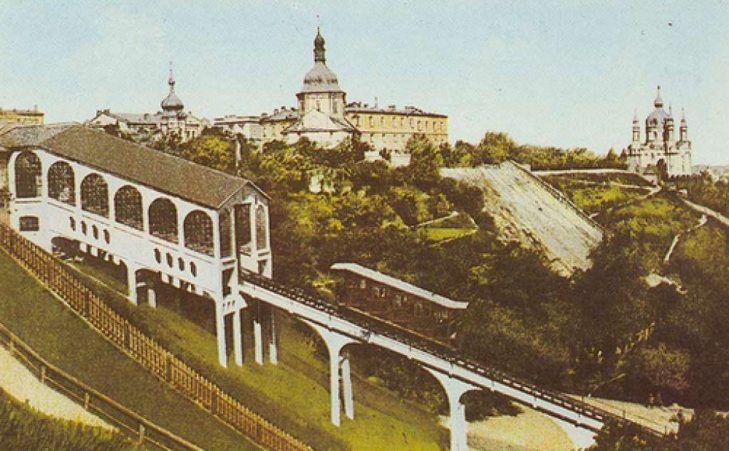 Киевскому фуникулеру исполнилось 110 лет. ФОТО
