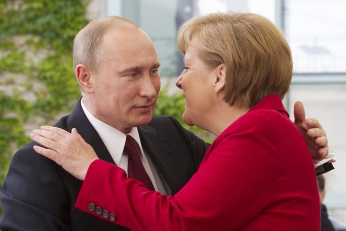 Меркель: У Германии и РФ сильно расходятся взгляды на события в Украине 