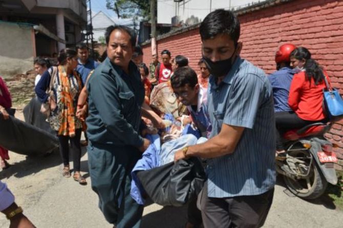 Новое землетрясение в Непале: спасатели сообщают о 42-х погибших