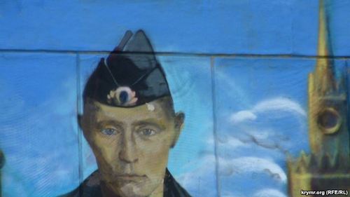 Жители Севастополя требуют «починить» Путина 