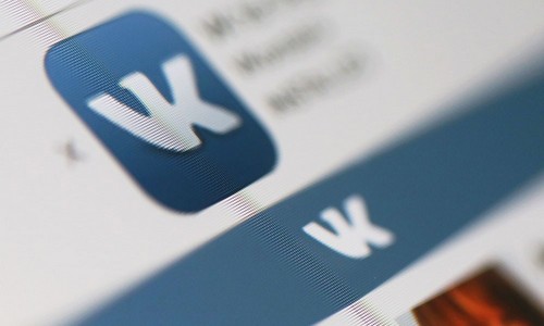 ВКонтакте пробует лавировать по принципу «и нашим, и вашим»